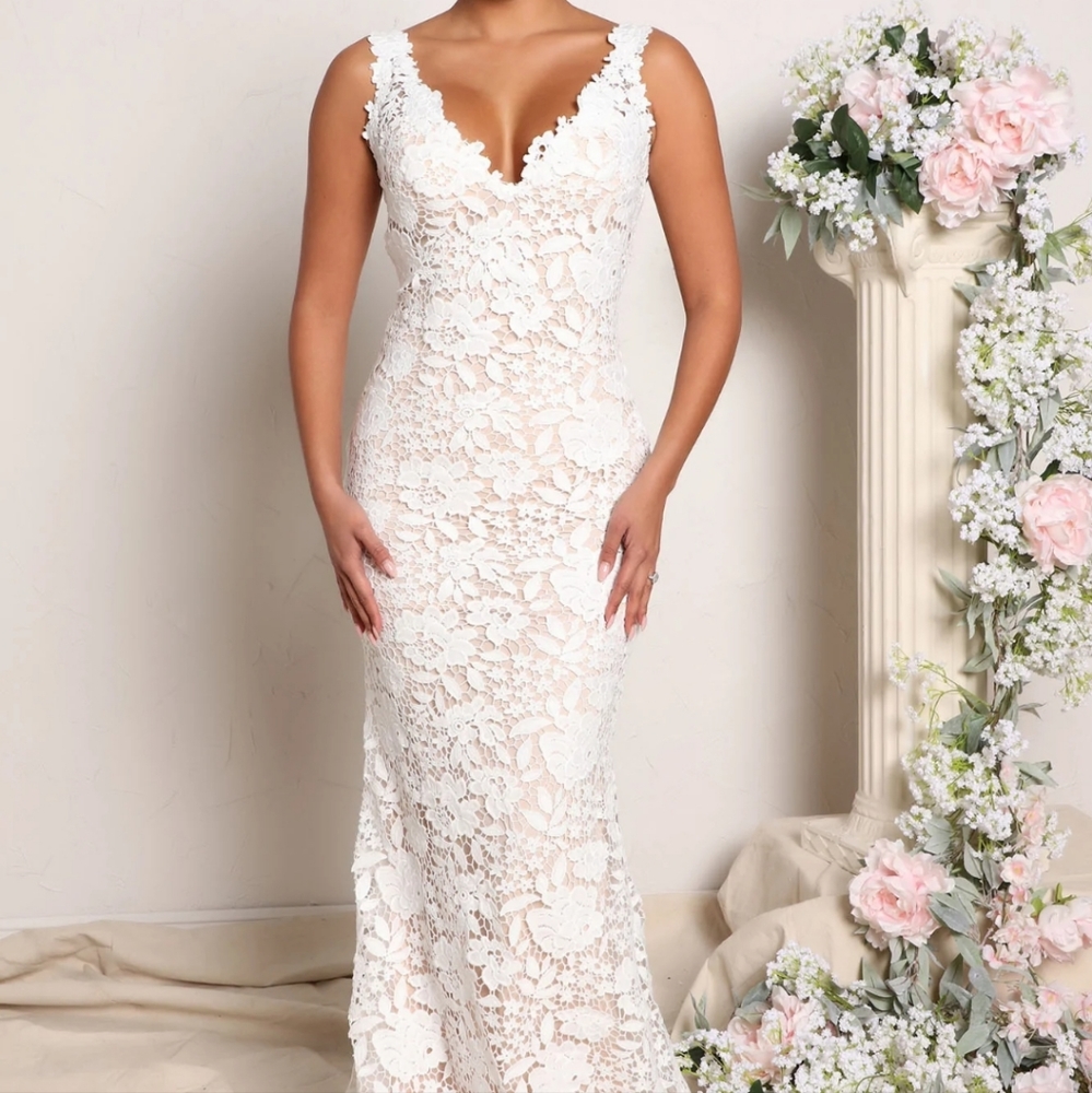 NWT Fashion Nova Everlasting Love Lace Gown